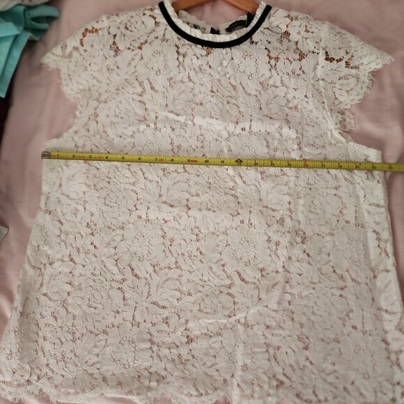 White House Black Market Lace Top L | White Floral Scalloped Hem Bow Back Blouse - Picture 4 of 5